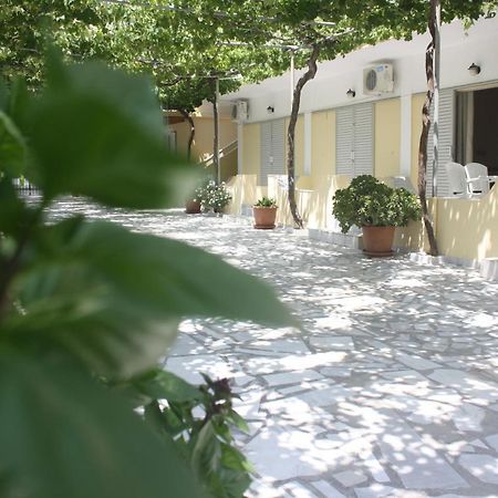 Maria Studios لاغاناس المظهر الخارجي الصورة