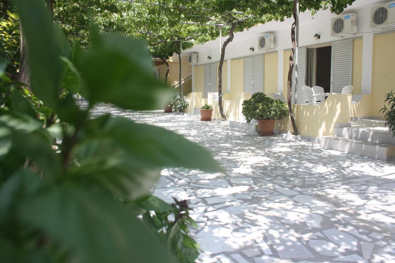 Maria Studios لاغاناس المظهر الخارجي الصورة